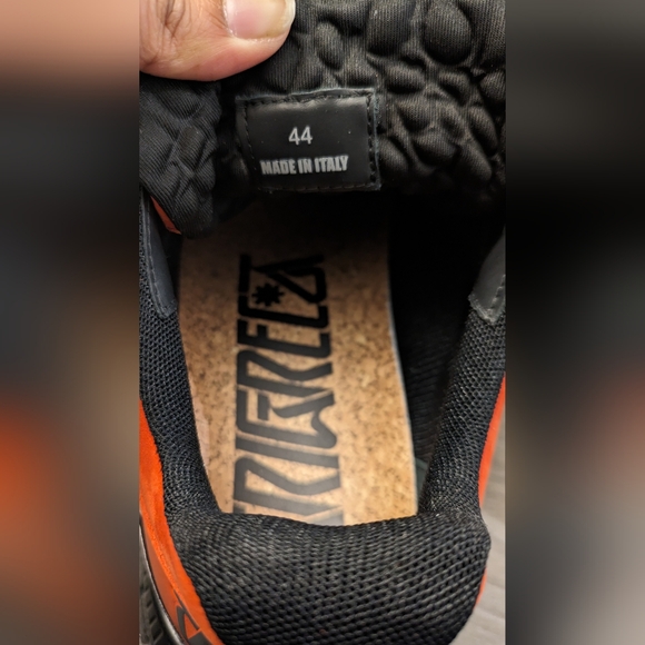 Versace Trigreca Sneakers - Picture 6 of 6